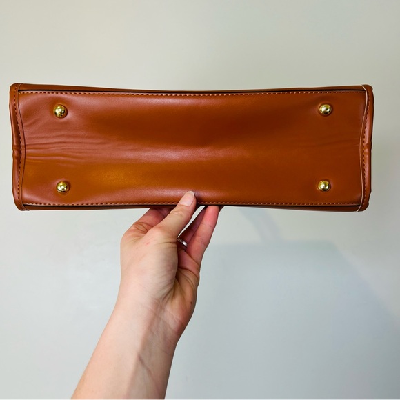 NEW Michael Kors Signature Logo Tote Bag - Picture 4 of 10